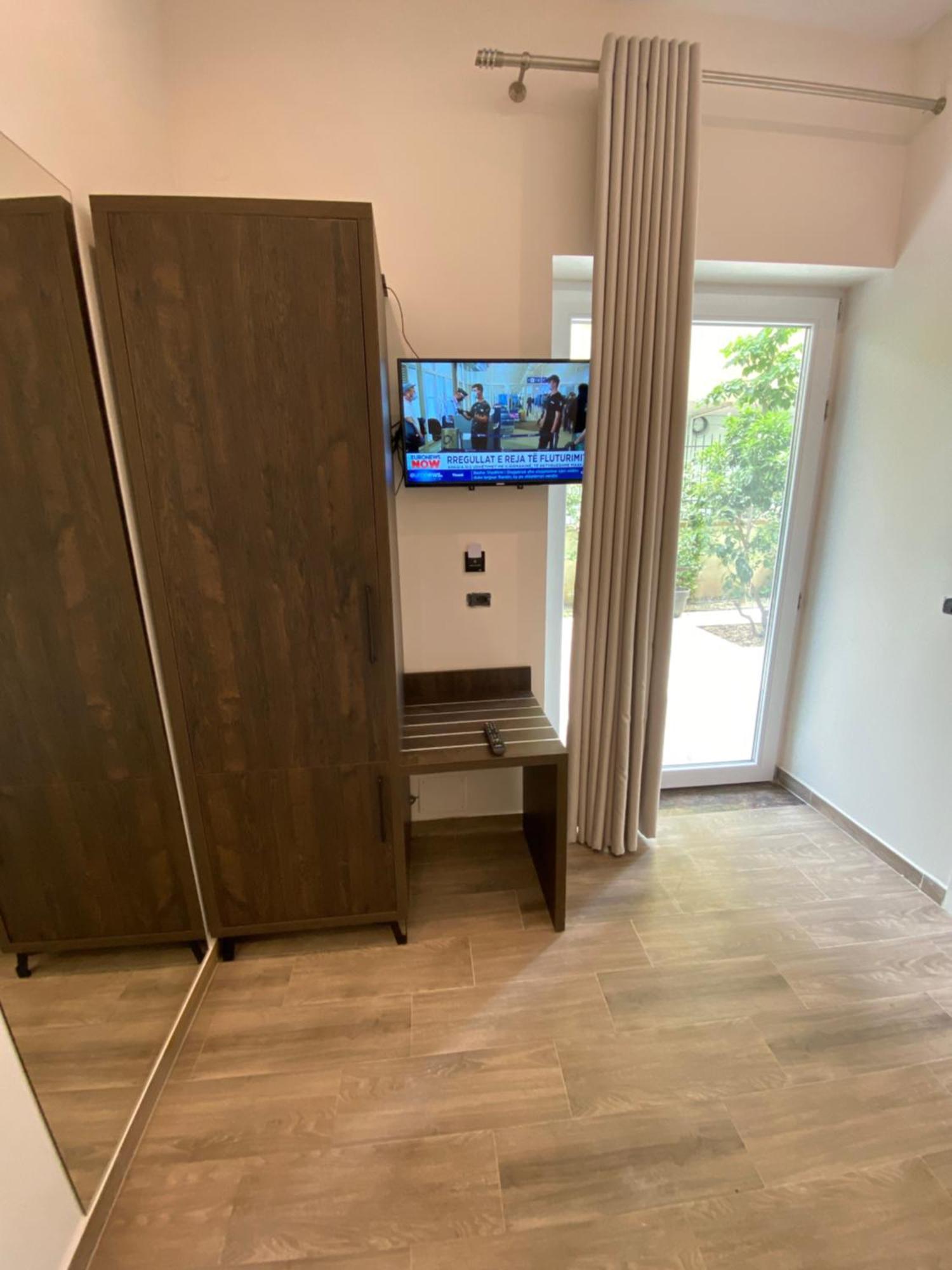 Venis 4* Tirana